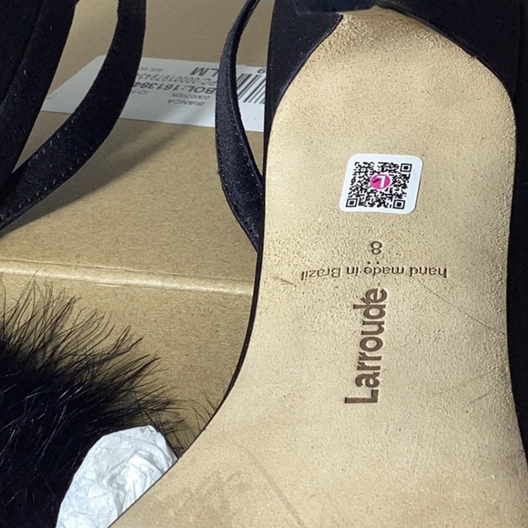 Marilyn Sandal
Larroude
brand: Larroude - Picture 12 of 12